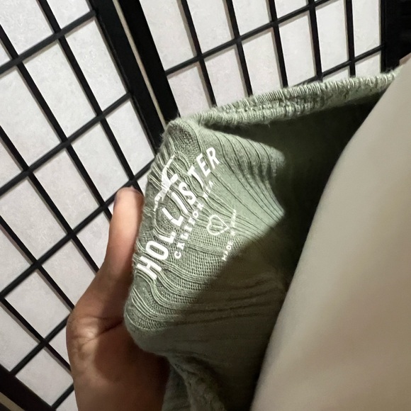 ⭐️Two Hollister Tops size L‎ - Picture 5 of 5